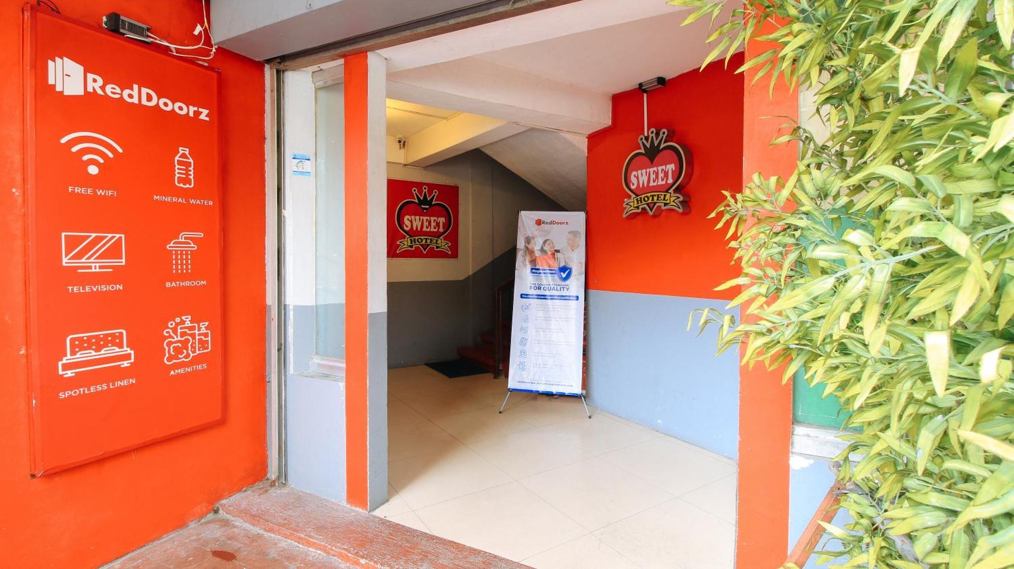 Reddoorz @ P Florentino Street Sampaloc Manila Kültér fotó