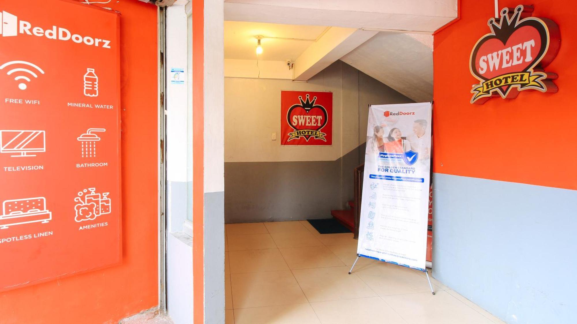 Reddoorz @ P Florentino Street Sampaloc Manila Kültér fotó