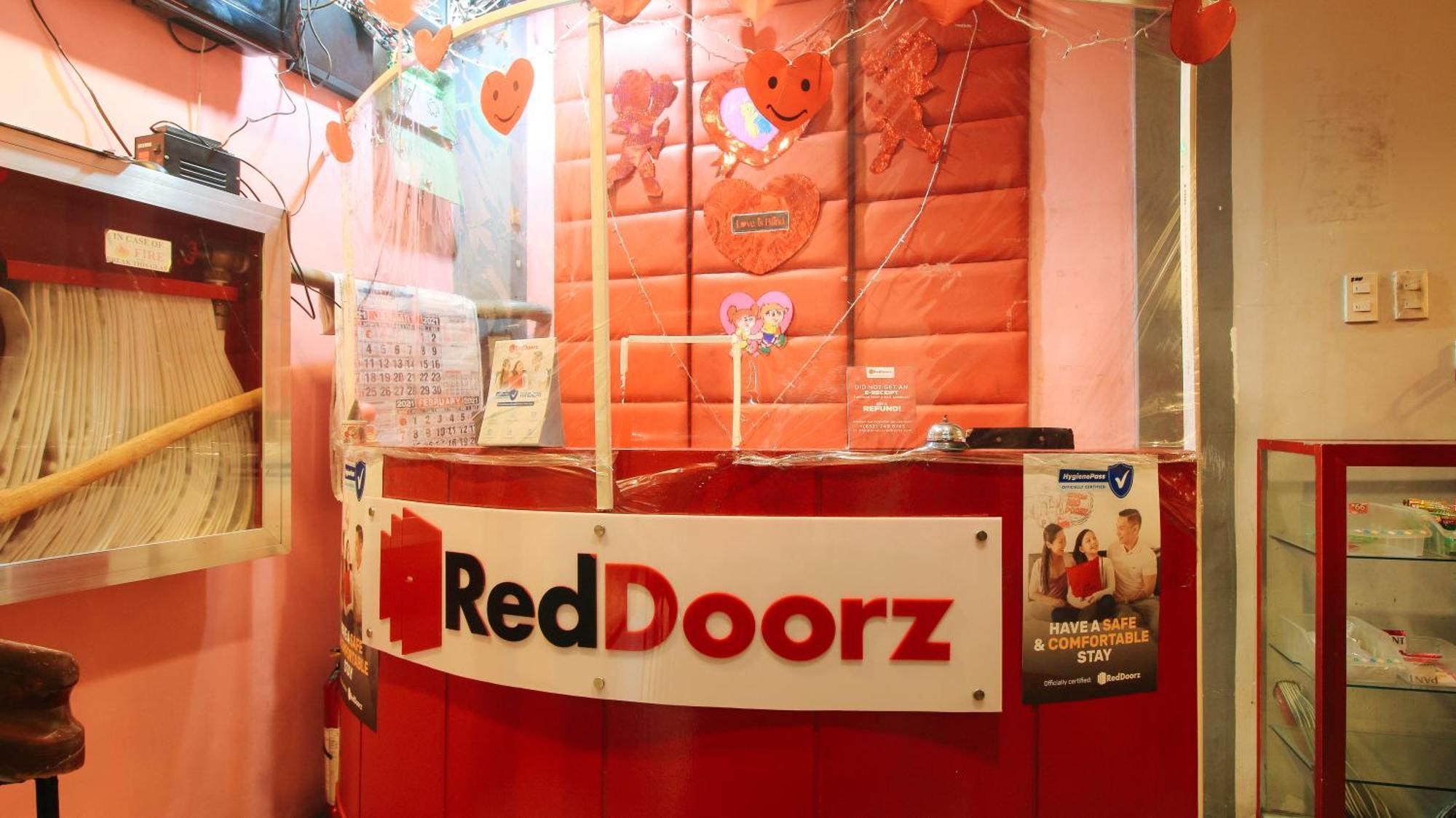 Reddoorz @ P Florentino Street Sampaloc Manila Kültér fotó